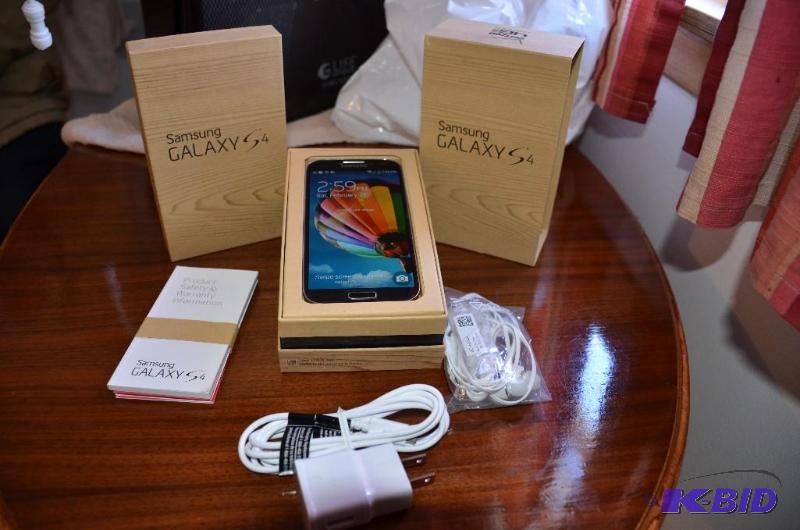 lot 89 image: Black Samsung Galaxy S4 in Original box -Veri...