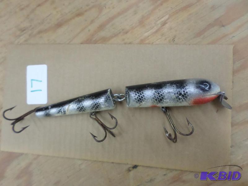 (1) Muskie Lure...