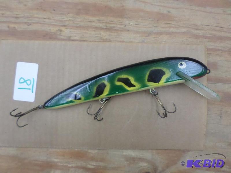 (1) Muskie Lure...