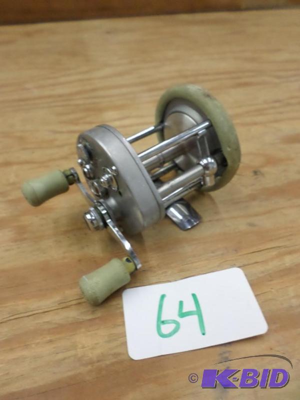 Vintage Pfleuger Supreme Casting Reel...