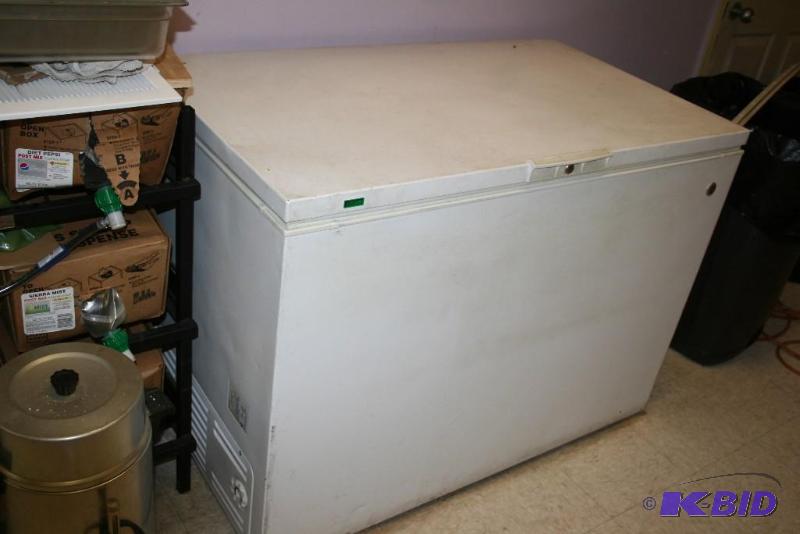 lot 13 image: GE Chest Freezer
