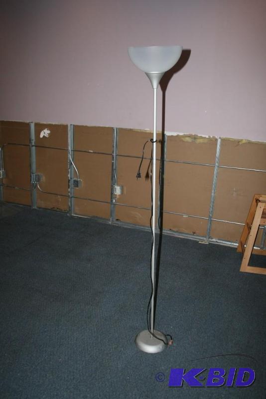 lot 37 image: Floor Lamp