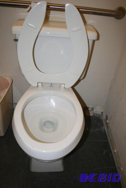 lot 38 image: Toilet