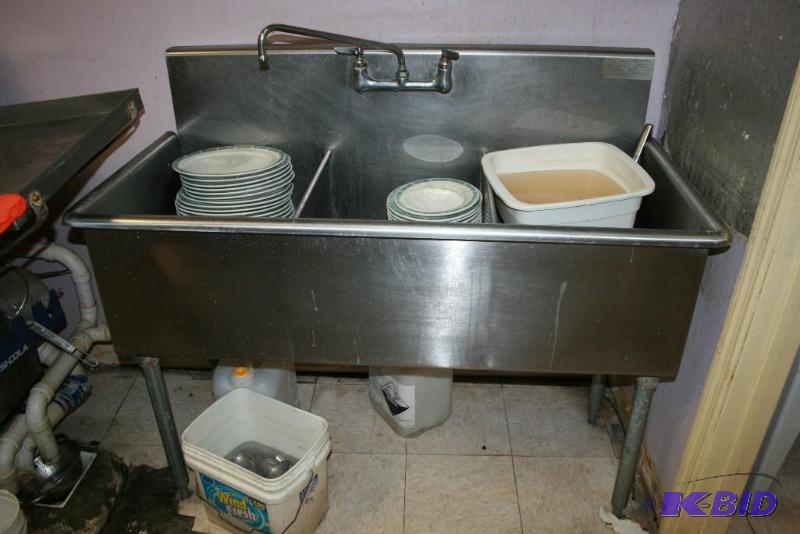 lot 5 image: Stainless Steel 3 Bay Sink