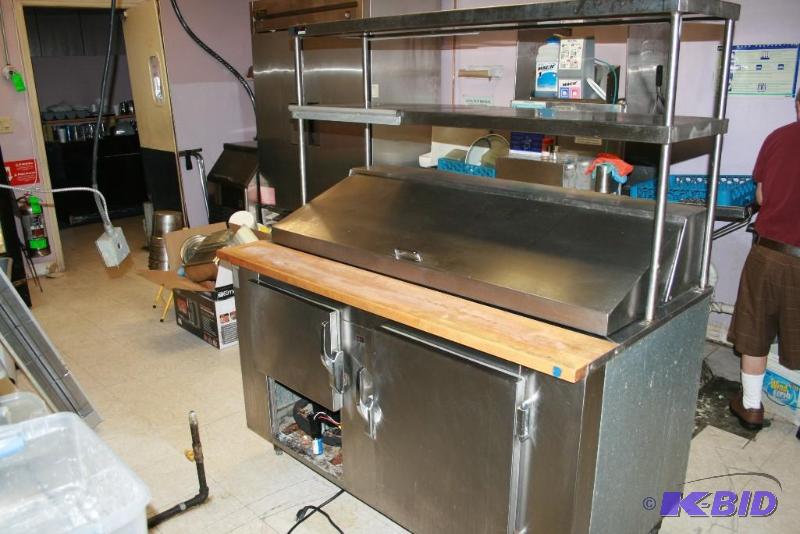 lot 6 image: Refrigerated Prep Table