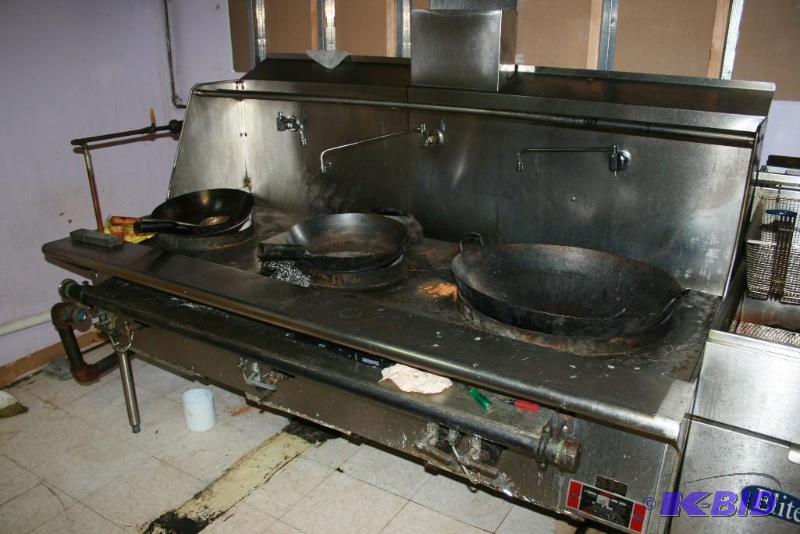 lot 7 image: Gas Wok cook station