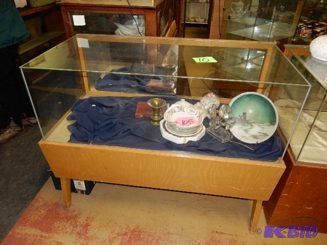 Mid mod Display case