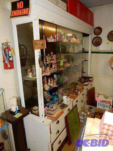 LARGE WALL UNIT DISPLAY