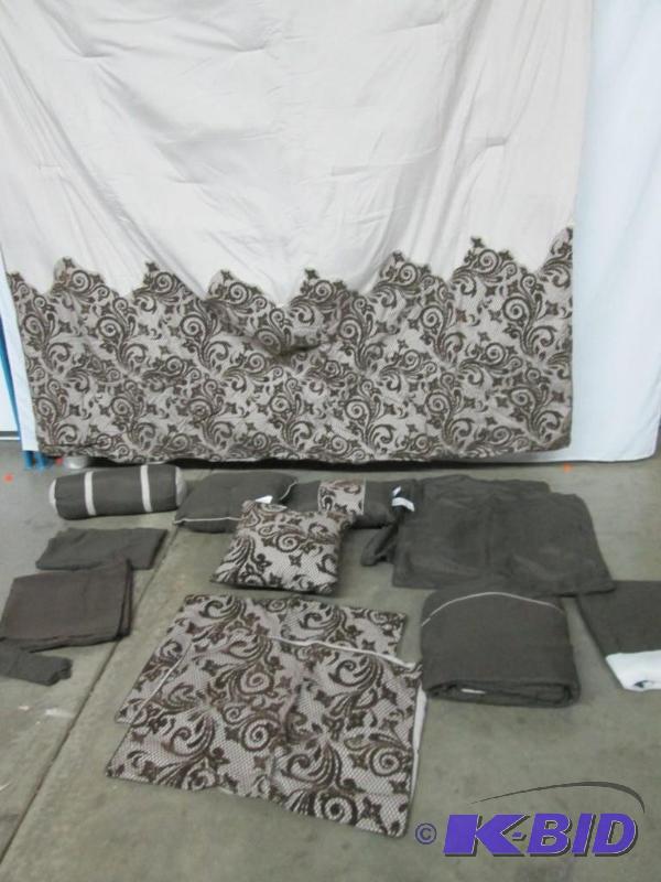 Danity 30 pc Queen Comforter Super Set