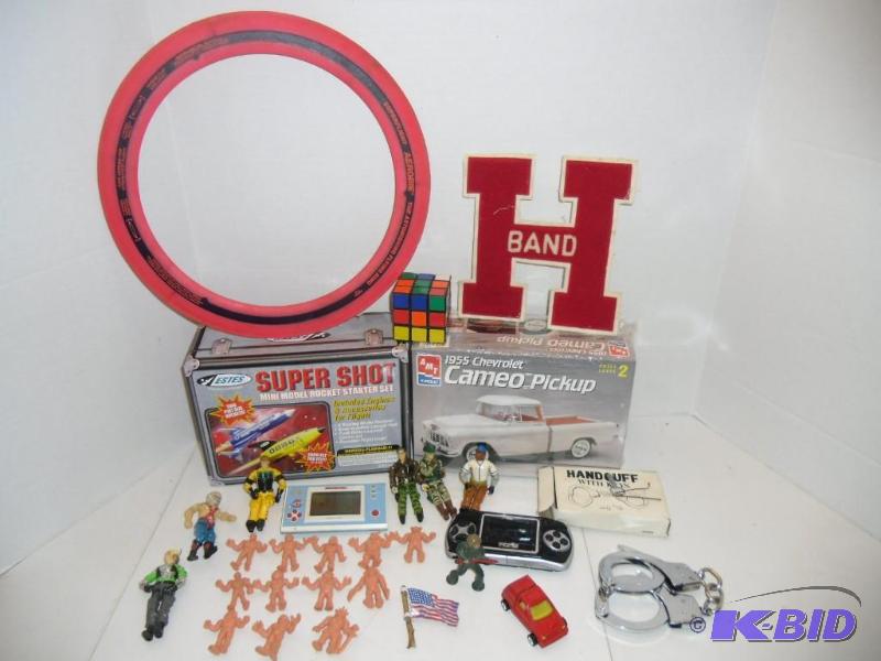 OH  Lot of 1980s Toys Mario Handheld Aerobie Estes AMT Model Transformer Muscle Men