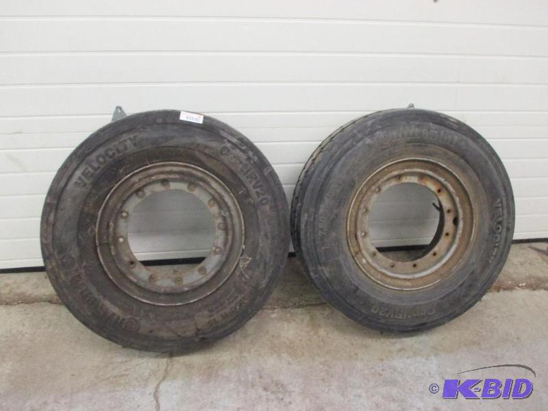 2 new fork truck tires on rims, 7.50 R15...