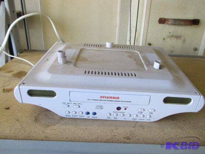 under cabinet cd player...