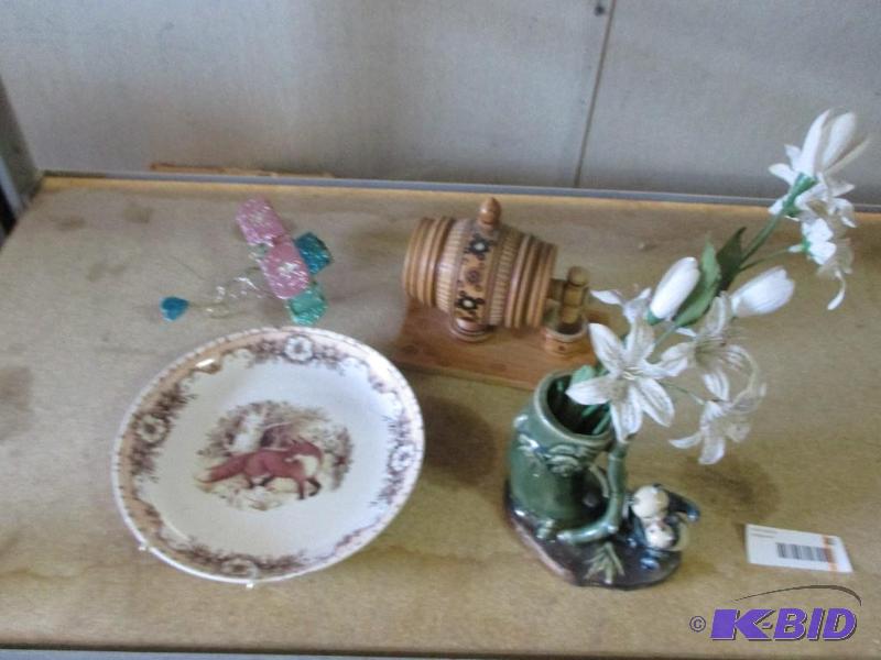 Decorative items...