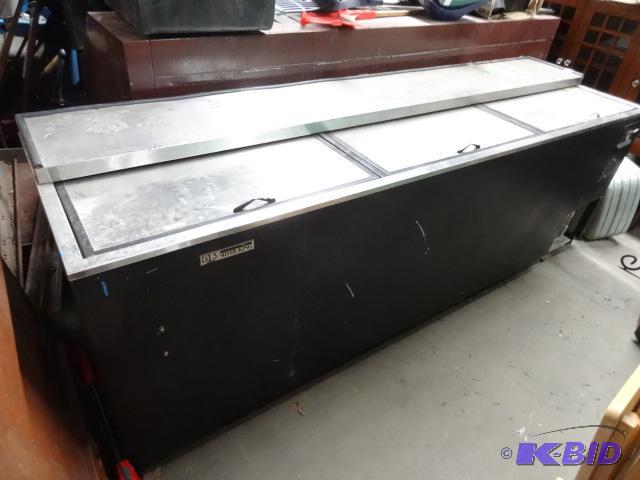 lot 1 image: Silver King beer cooler. 3 door. Model SKBC95...