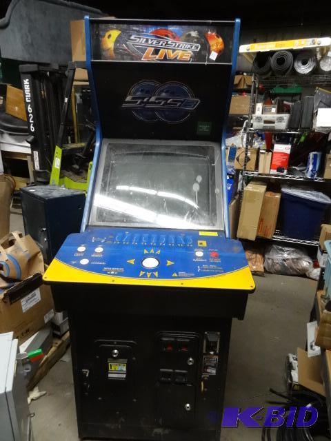 lot 22 image: Silver Strike live arcade game. This unit pow...