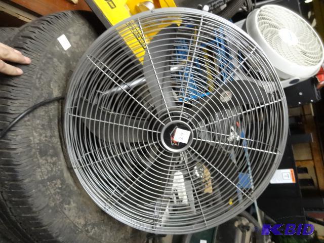 lot 29 image: 20" hgh velocity floor fan. Model HV20SE...