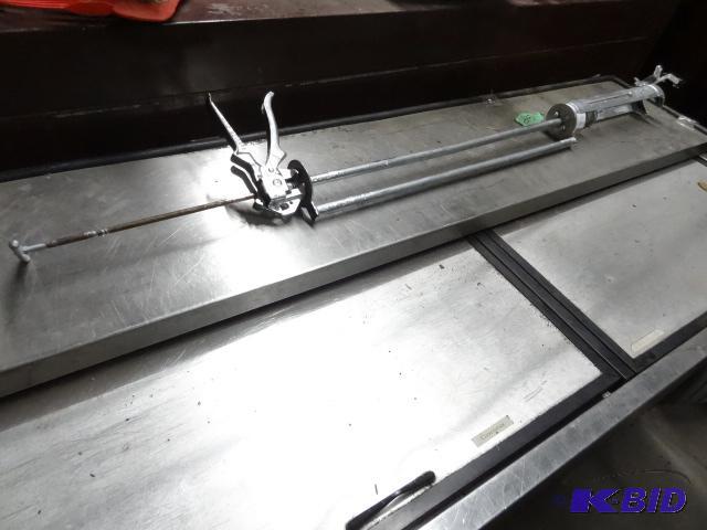lot 3 image: Extended reach caulking gun...