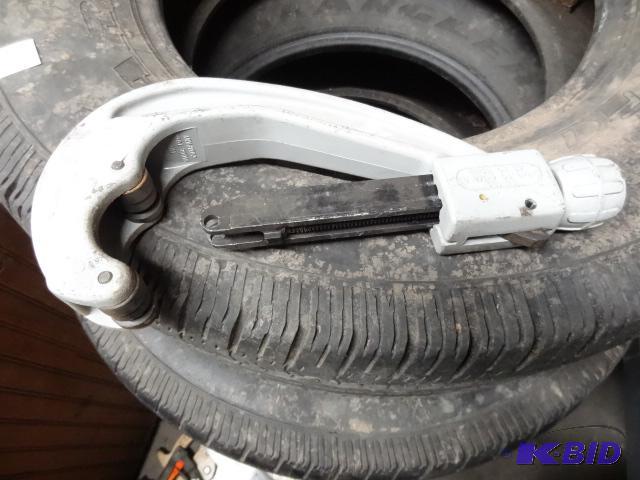 lot 39 image: Ridgid no 154 pipe cutter. 1 78 to 4 12. Mi...