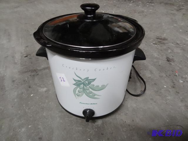 lot 52 image: Proctor Silex crock pot...