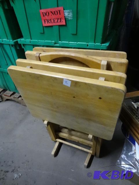 lot 8 image: 4 wood TV trays on a rack...