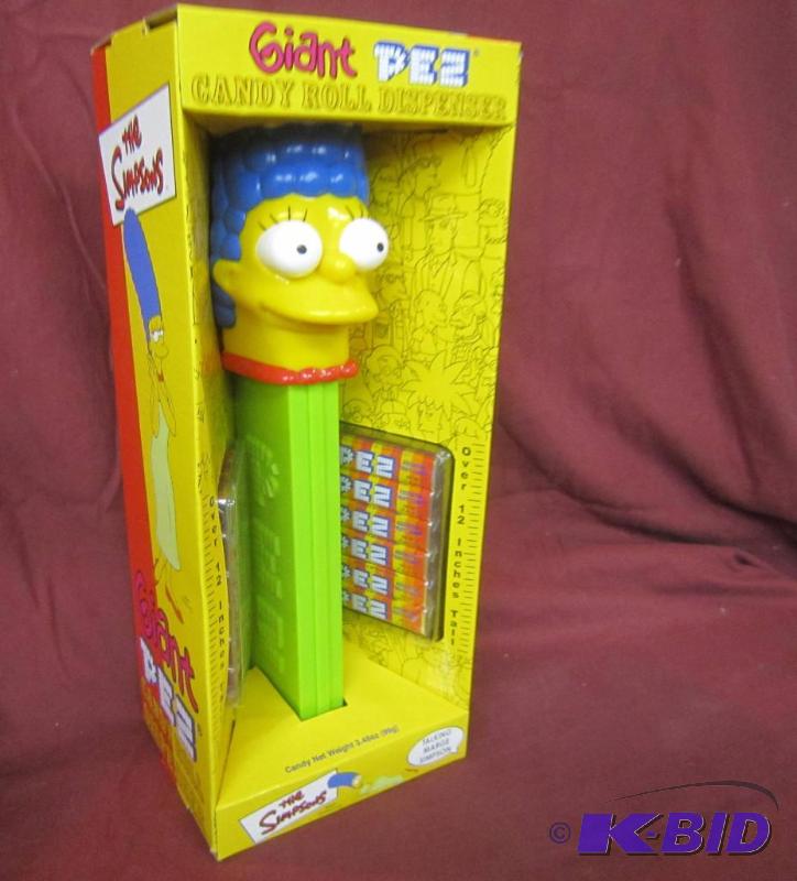 Collectible - 12 12 Giant Pez - Talking Marge
