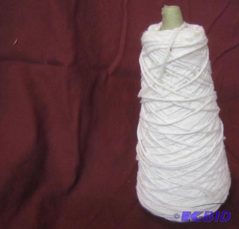 Roll of 112 FoxFibre Blend White Thread