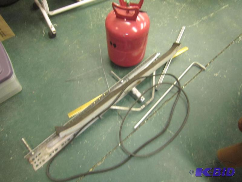 Misc Metal - Squiggy Rubber, Belts, Ballon Time (May be Empty), Angle Iron, Curtain Rod, Treshold,