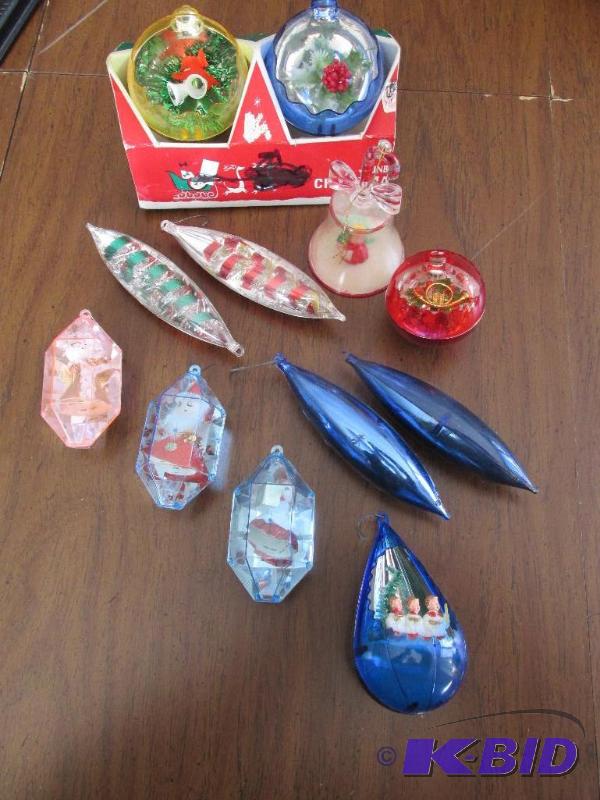 lot 101 image: Large Lot of Very Old Chritmas Ornaments