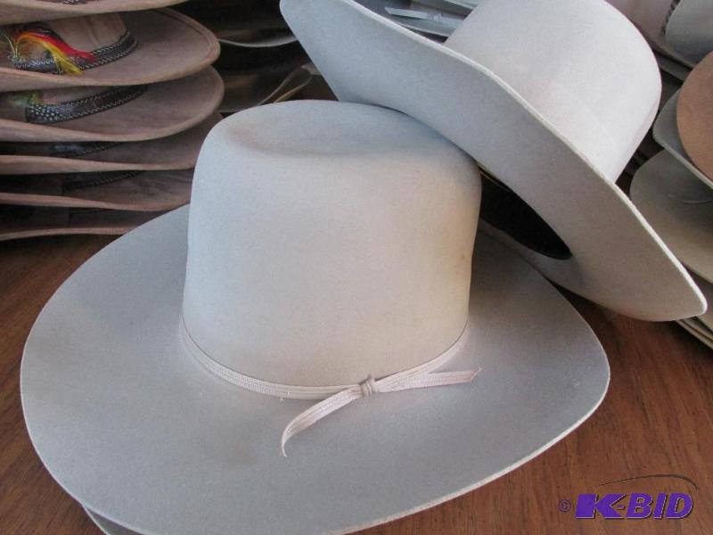 lot 135 image: 4 Western Hats  - size 7 38
