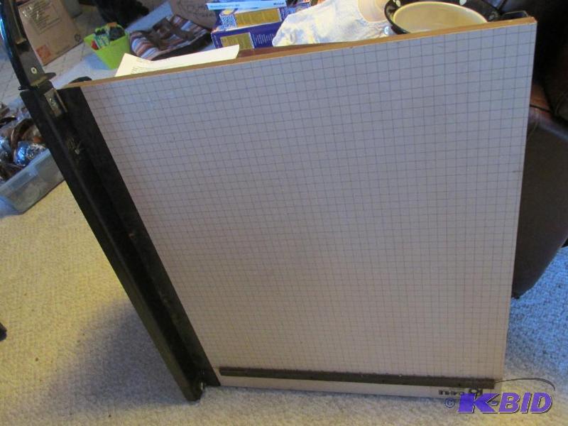 lot 138 image: VERY LARGE Paper Cutter
