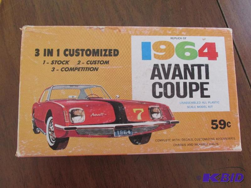 lot 145 image: 1964 AVANTI COUPE