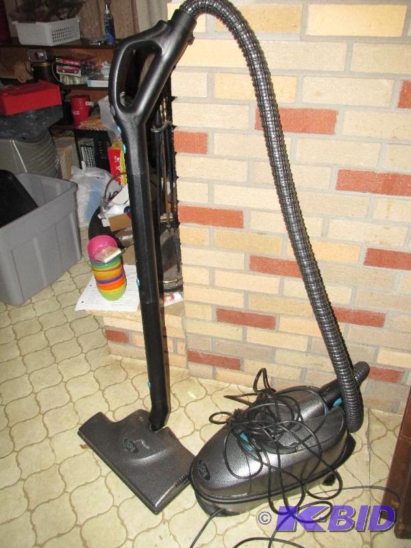 lot 150 image: TRI-STAR Vacuum