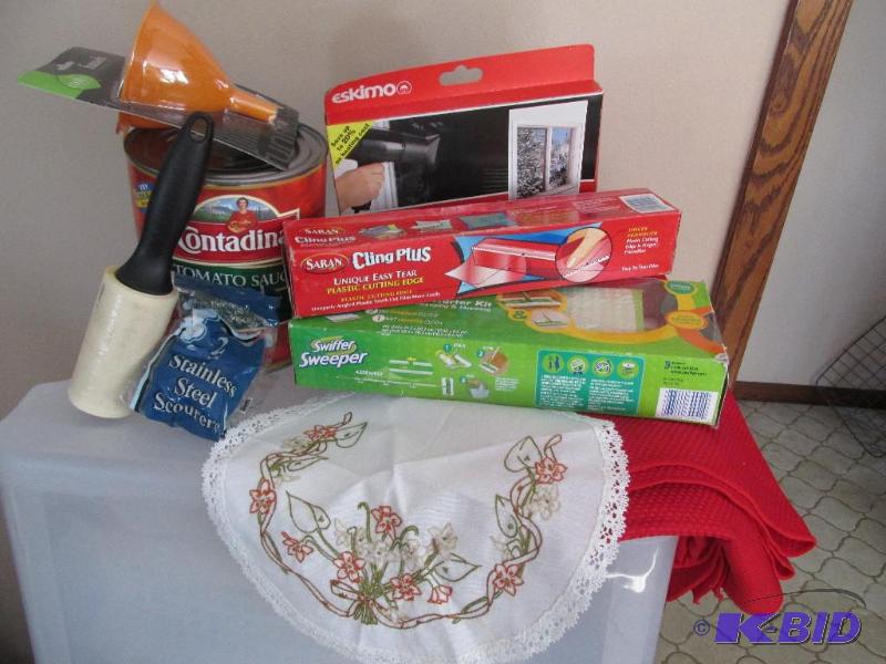 lot 176 image: A bunch of stuff We did our best to find things that dont go together