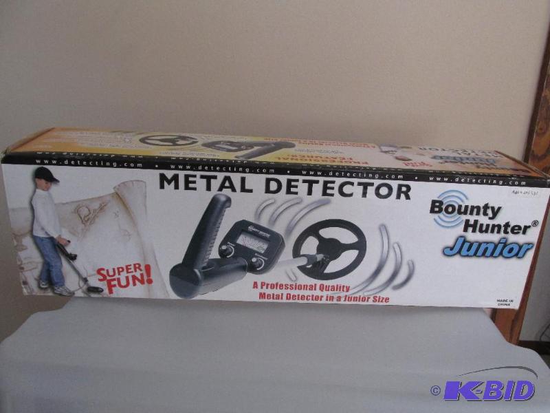 lot 178 image: Bounty Hunter Junior Metal Detector
