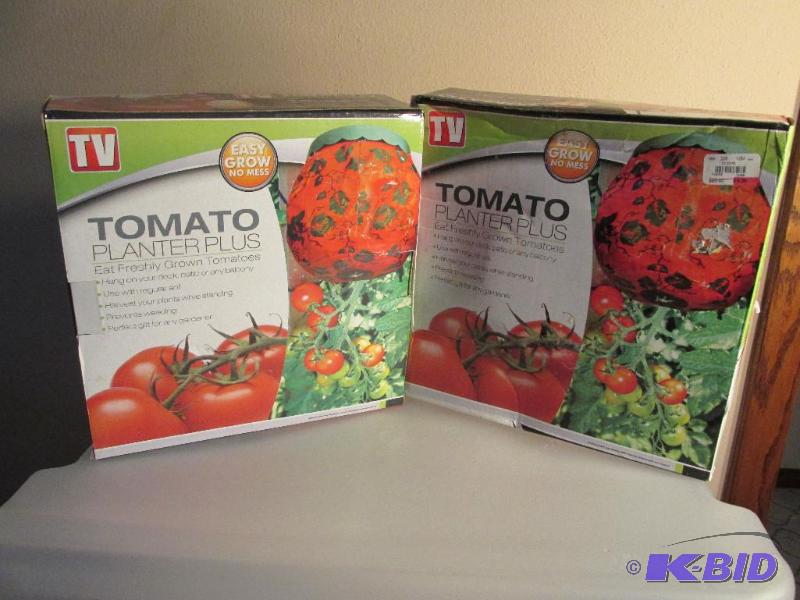 lot 191 image: (2) Tomato Planter Plus