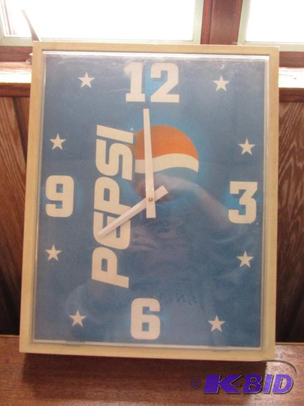 lot 28 image: Big PEPSI Clock