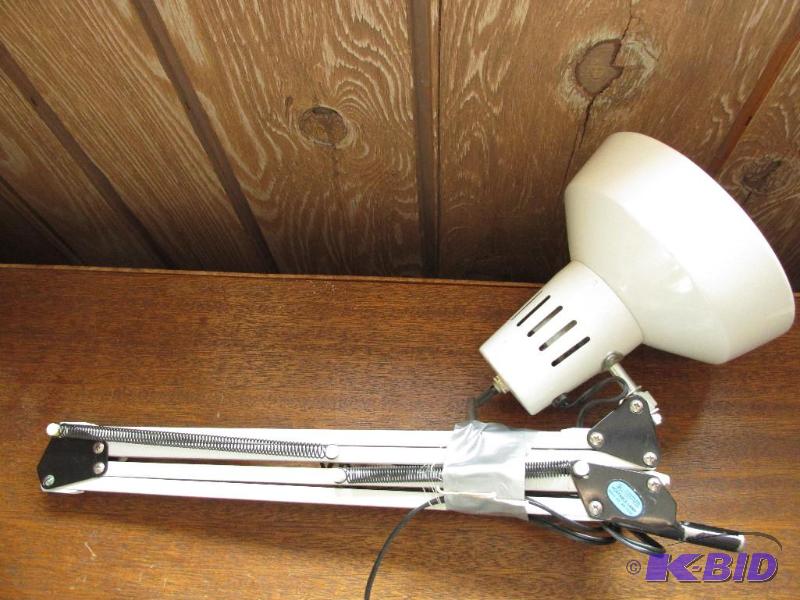 lot 51 image: Clamp-On Lamp