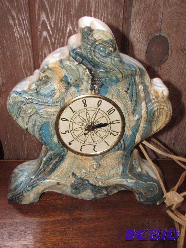 lot 62 image: LANSHIRE Self-Starting Clock, Model 13 -- Made in the USA