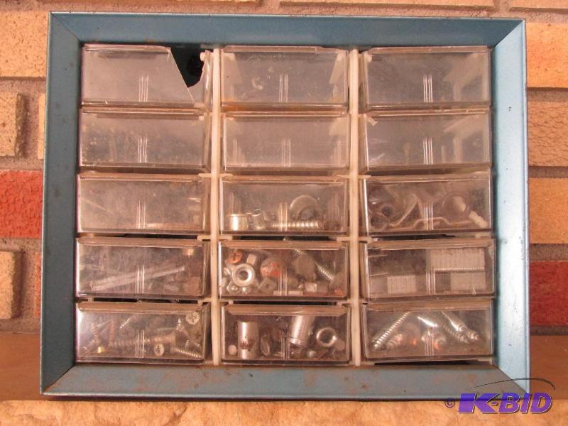 lot 84 image: 15 drawers full of stuff