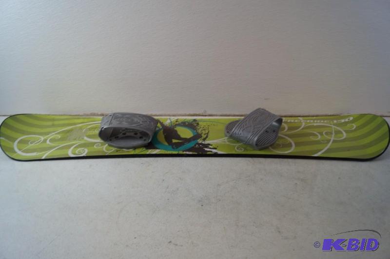 lot 14 image: snowboard