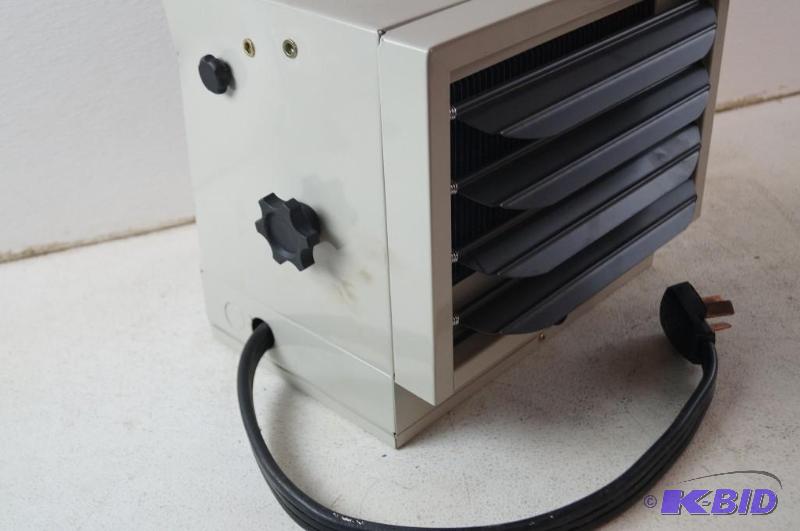lot 17 image: heater