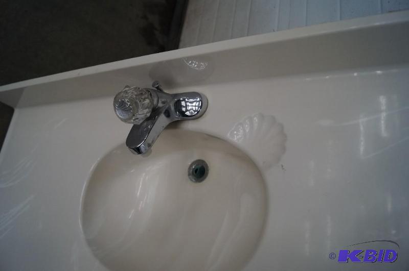 lot 2 image: vanity top