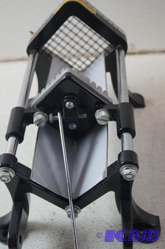 lot 20 image: french fry cutter