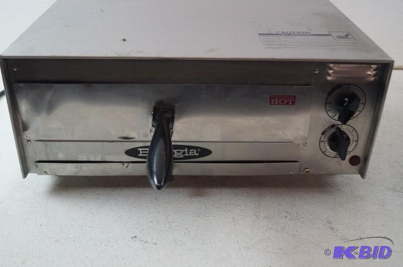lot 7 image: pizza oven