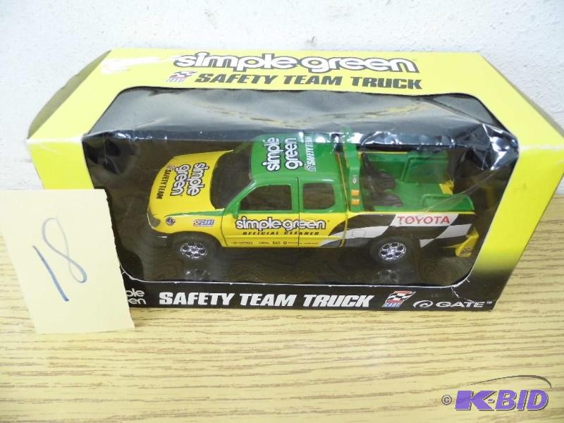 lot 18 image: Simple Green Truck