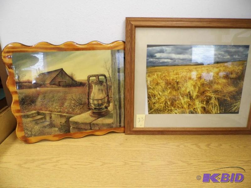 lot 23 image: 2 Pictures