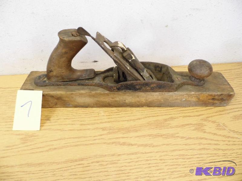 lot 7 image: Antique Plane