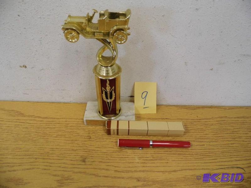 lot 9 image: Trophy & Centennial Pen