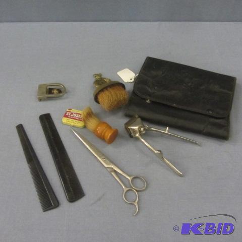 lot 106 image: Vintage Grooming Collection