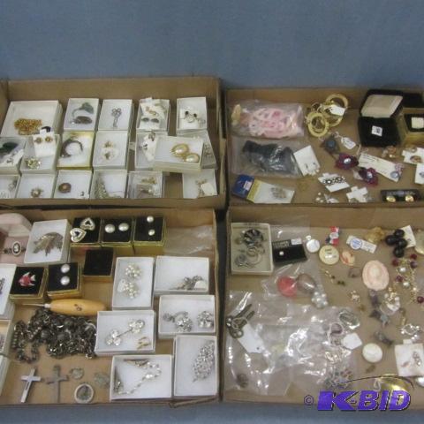 lot 130 image: Costume Jewelry